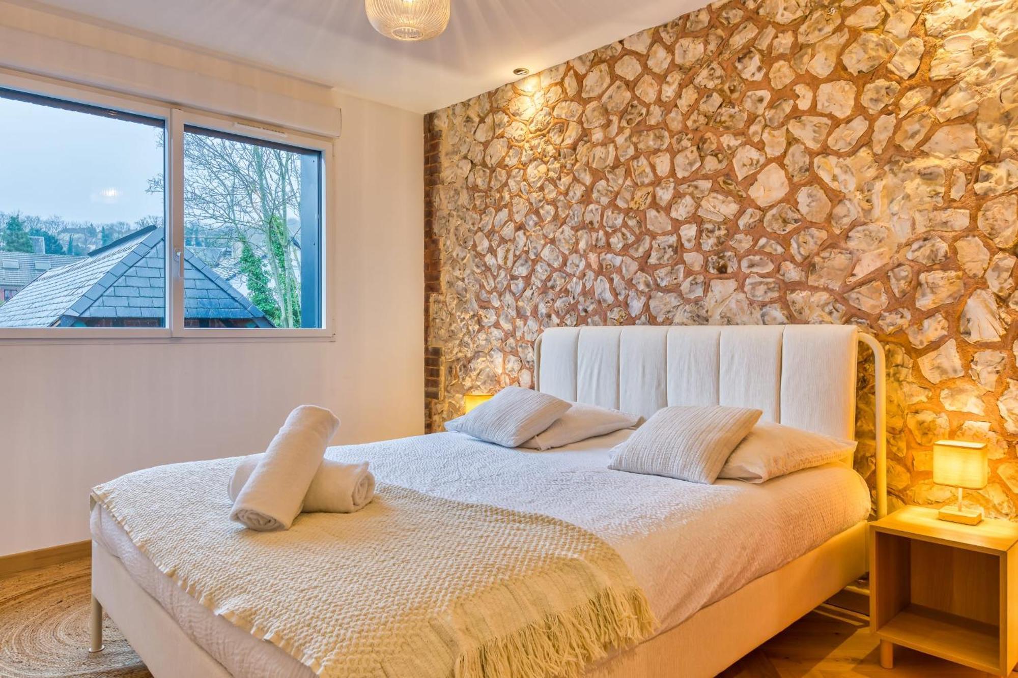 Rose Ecrin De Charme Avec Parking Terrasse Privee Et Jardin Partage Apartment Grand-Couronne Bagian luar foto
