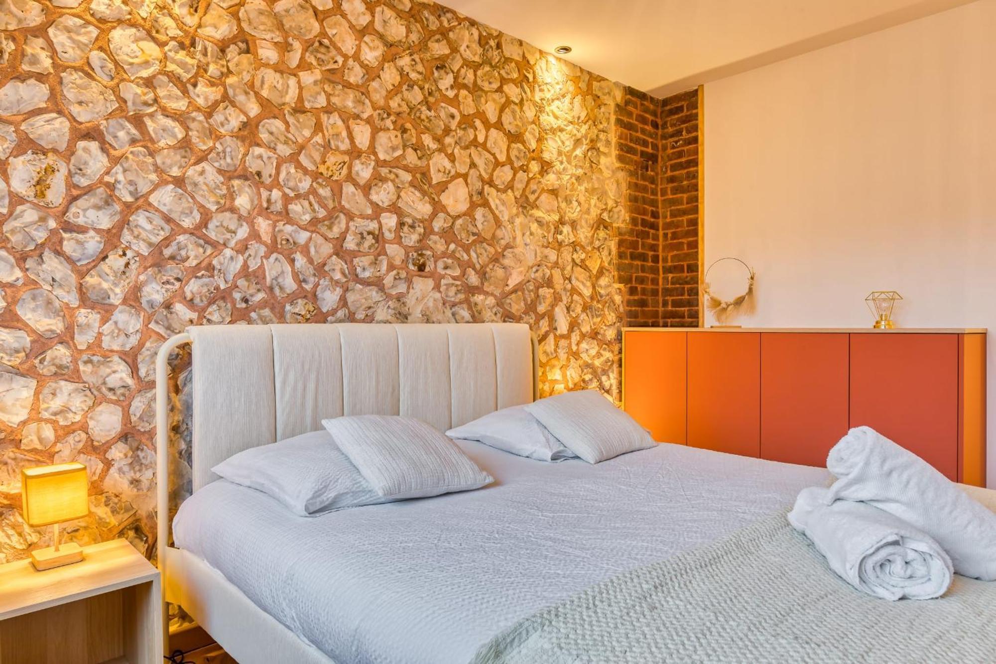 Rose Ecrin De Charme Avec Parking Terrasse Privee Et Jardin Partage Apartment Grand-Couronne Bagian luar foto