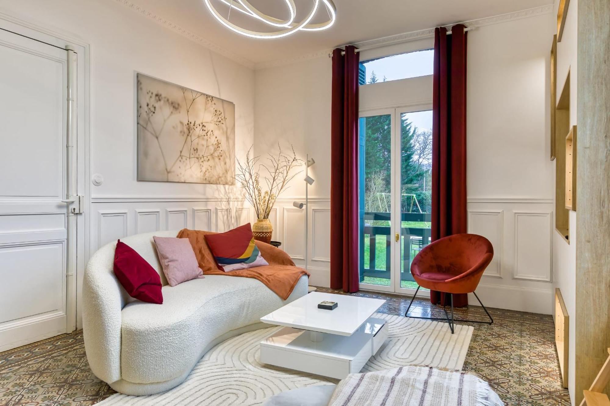 Rose Ecrin De Charme Avec Parking Terrasse Privee Et Jardin Partage Apartment Grand-Couronne Bagian luar foto